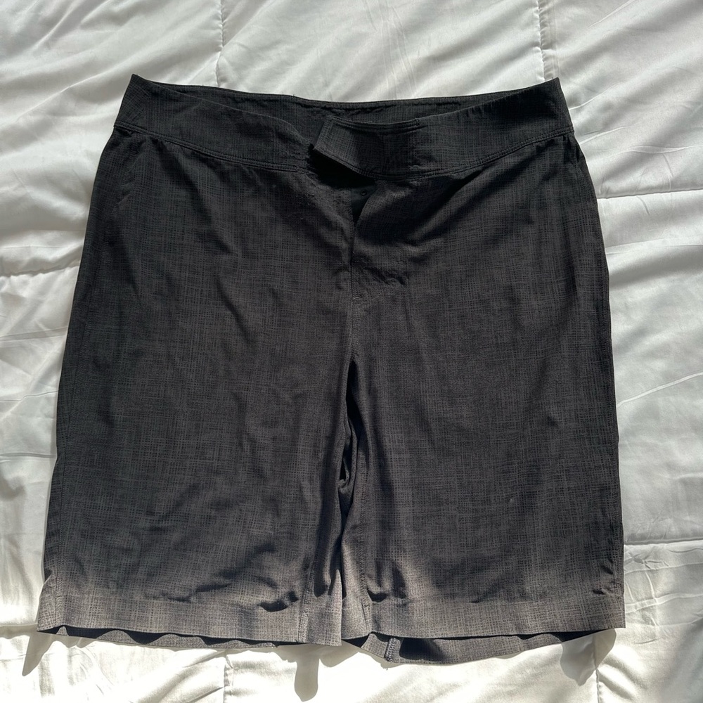 Lululemon Men's Athletic Shorts - Charcoal